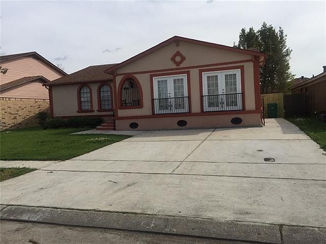 1st image of 2452 Park Ln