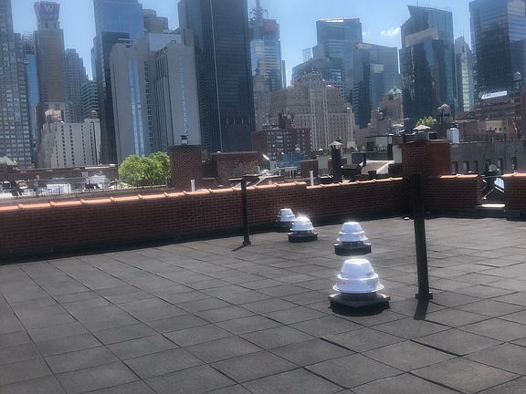 5th image of 410 W 48th St #59