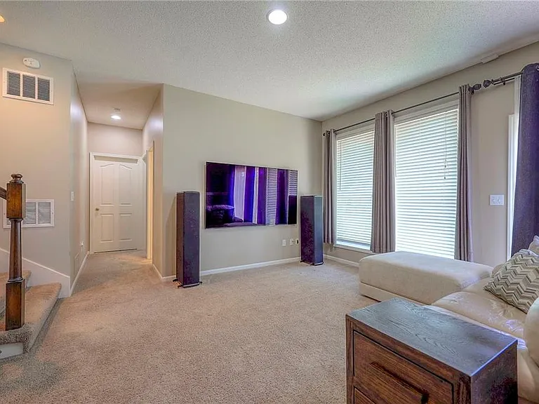 15619 S Brougham Dr — Photo 14