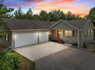 7535 Jills Ct, West Bend, WI 53090