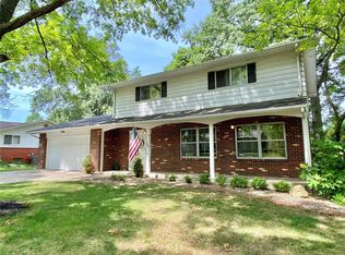 4906 Chateau Dr, Godfrey, IL