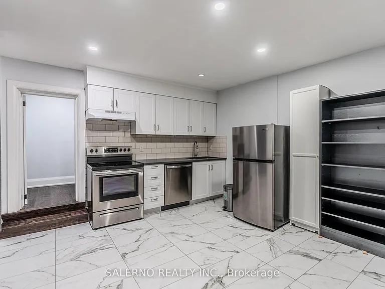 756 Dundas St W #MAIN — Photo 6