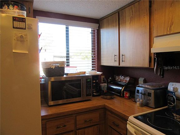 4th image of 2208 Oak Wind Dr