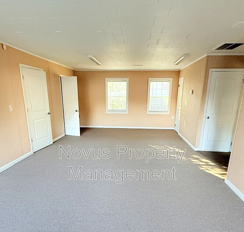 Studio, 965 sqft, $995 — Photo 4