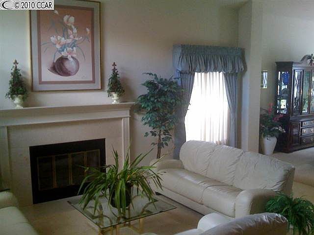2nd image of 411 Skycrest Dr