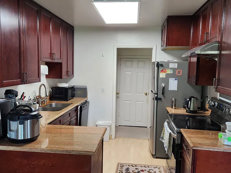 7110 Rainbow Dr #21 — Photo 8