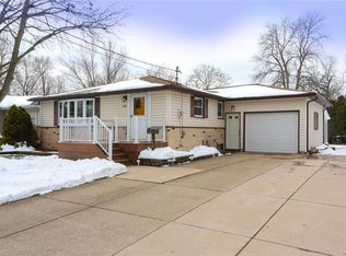 368 Roncroff Dr, North Tonawanda, NY 14120
