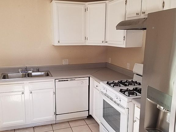 4th image of 4766 Cass St