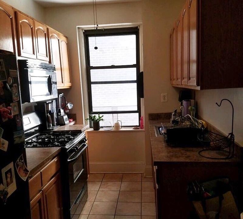 2nd image of 31-32 29th St #2E