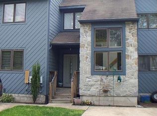 108 Foxfire Dr, Newark, DE 19711