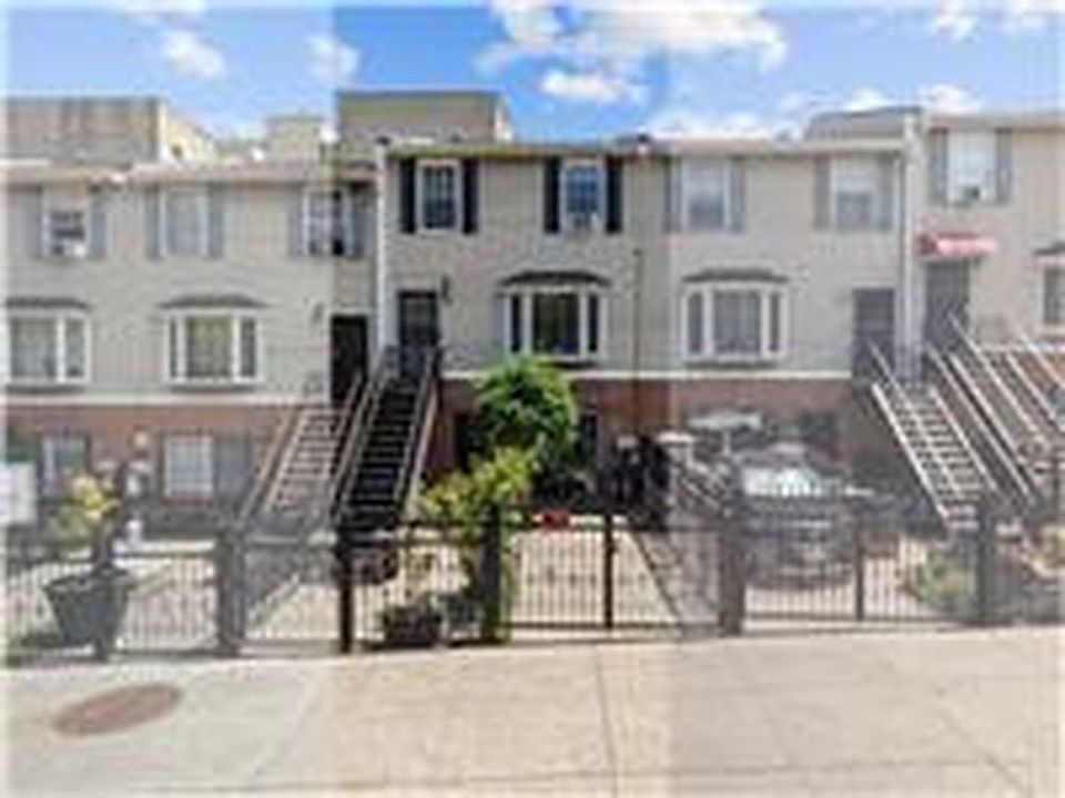 1st image of 288 Cypress Ave