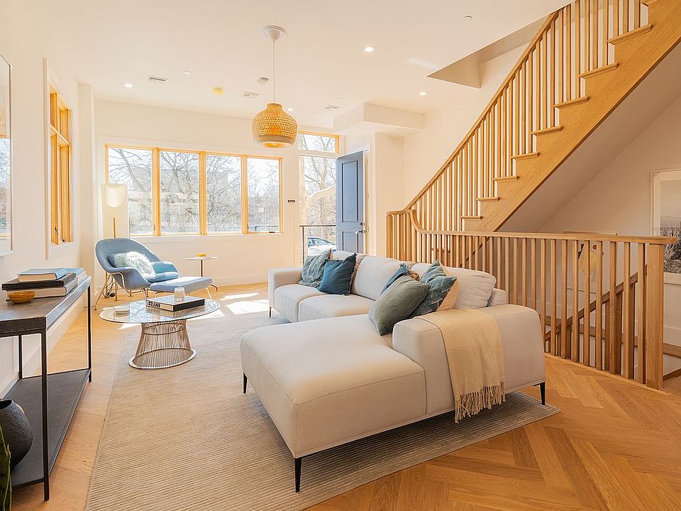 1st image of 441 18th St #1