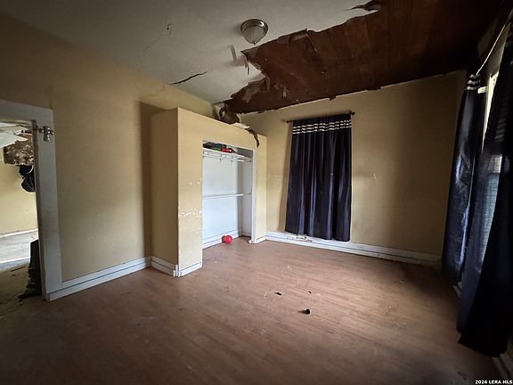 4th image of 1027 Vermont St