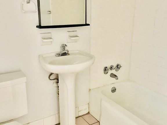 3rd image of 47 Davis Ave APT 1C