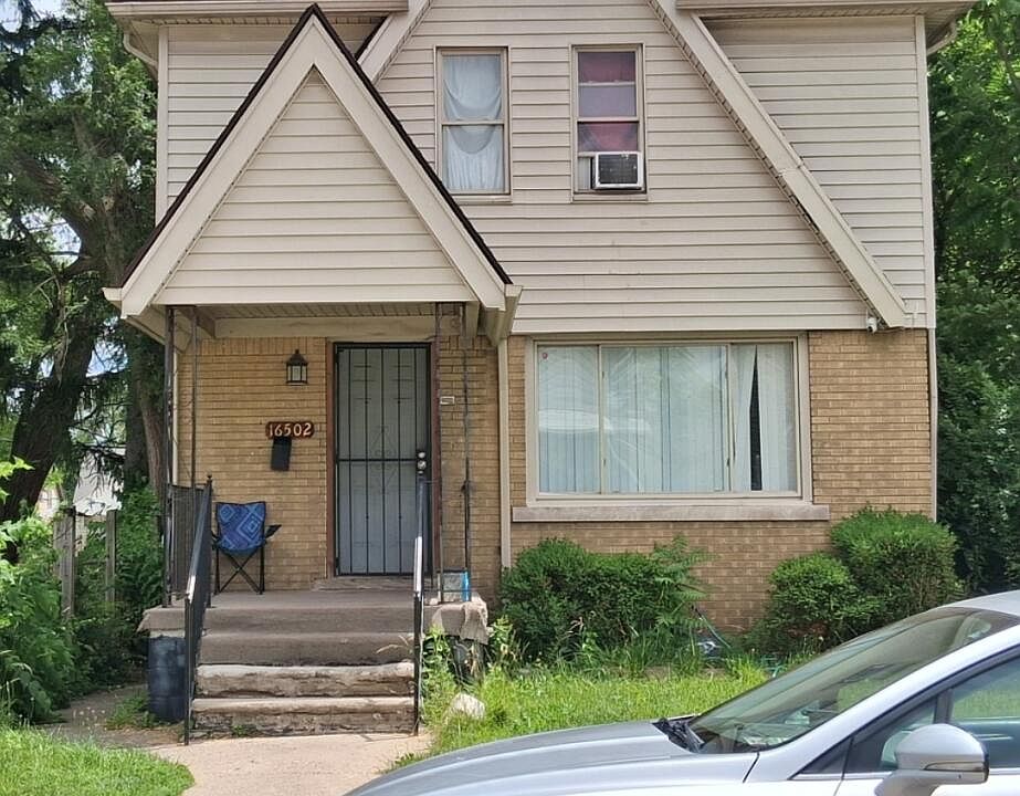 1st image of 16502 Lilac St