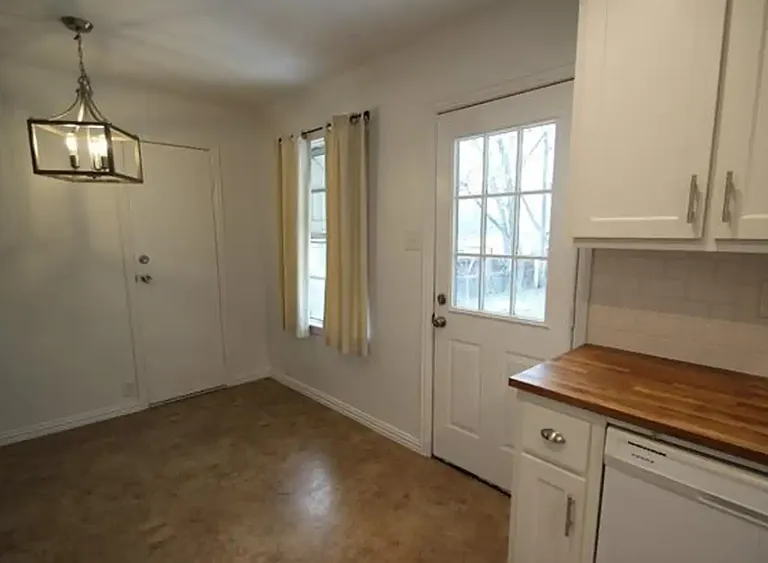 3824 Anderson Ave — Photo 8