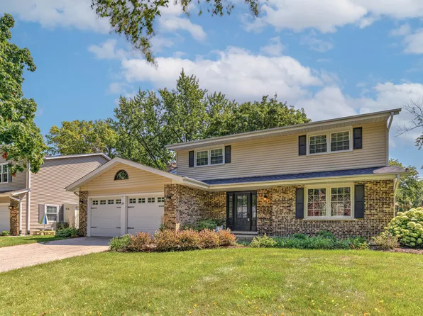 36 Westmoreland Ln, Naperville, IL 60540