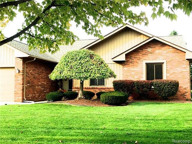 1st image of 52614 Bordeaux Way