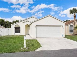 7 Bentwater Cir, Boynton Beach, FL 33426