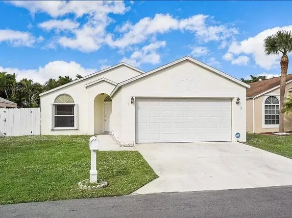 7 Bentwater Cir, Boynton Beach, FL 33426