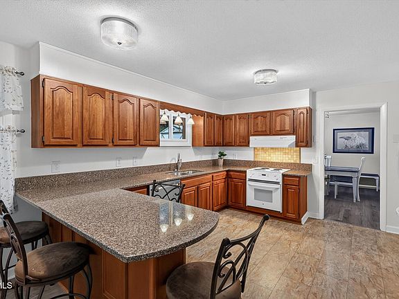 5th image of 1607 Seward Dr