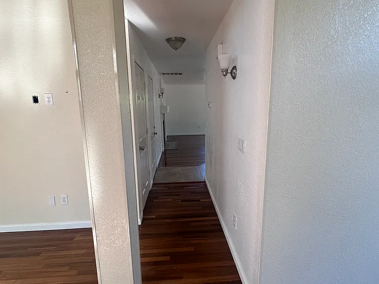 480 Gonzalez St — Photo 7