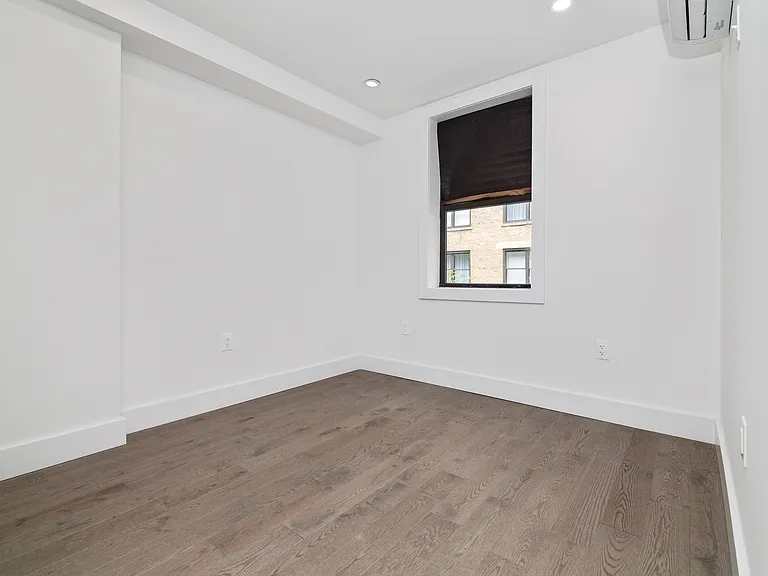 241 W 75th St #7 — Photo 4