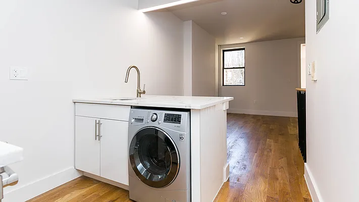 Rented by Nooklyn NYC LLC | media 14