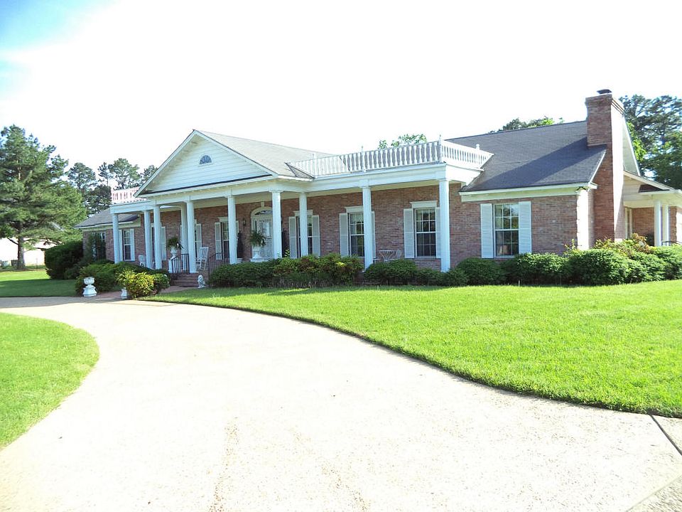 1st image of 609 Hilltop Dr