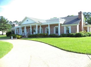 609 Hilltop Dr, Russellville, AR 72802