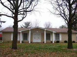 1 Saint George Dr, Belleville, IL 62221