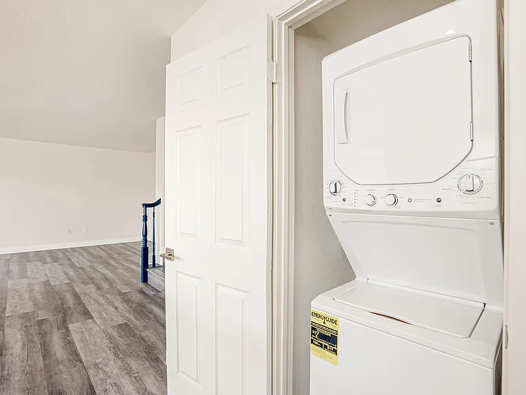 1568 Oliver Ave #C — Photo 15