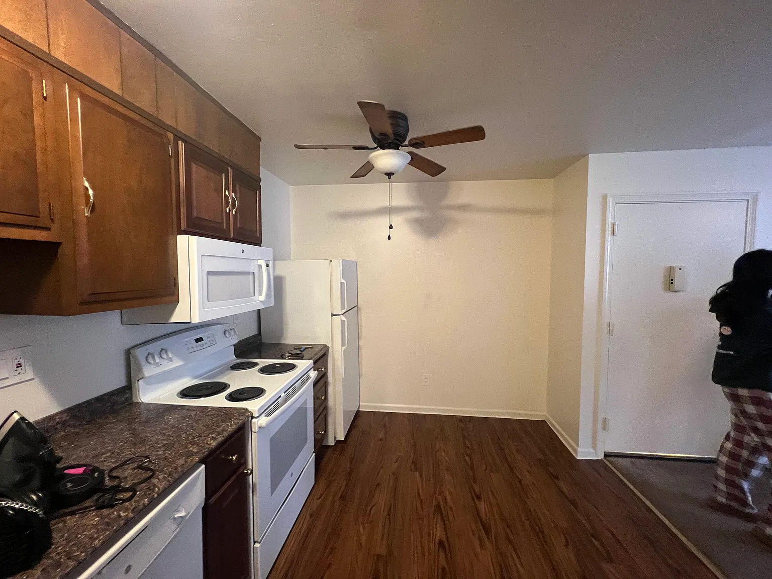 165 Pearl St — Photo 3