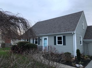 48 Arrowhead Ln, Portsmouth, RI 02871