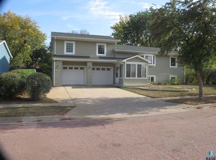 209 E Vera Ln, Brandon, SD 57005