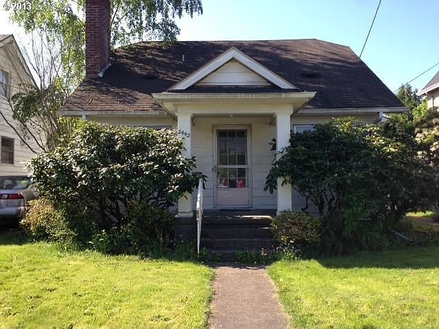 2nd image of 2442 SE Harrison St