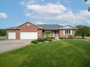 11556 Baker St, Crown Point, IN 46307