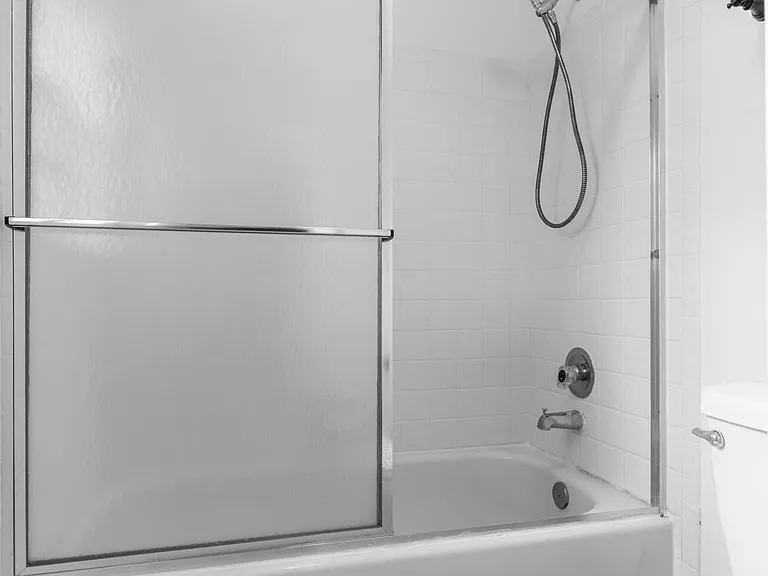 12715 Kingsway Rd — Photo 43