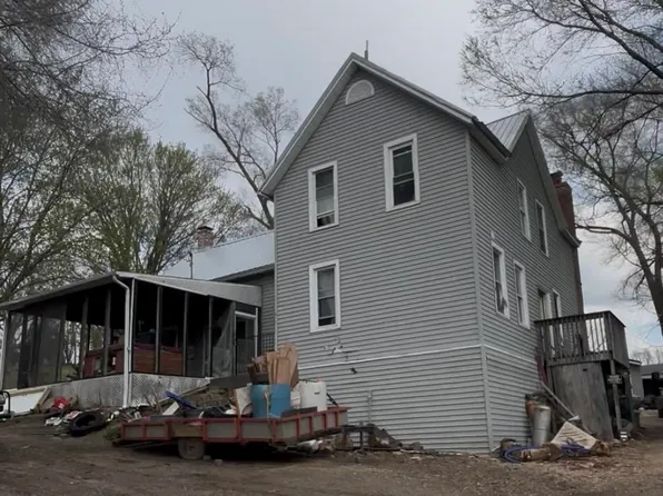 17656 Gardners Ln, Dubuque, IA 52001