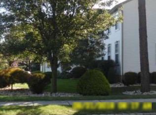 28 Cedar Grove Dr, Sicklerville, NJ 08081