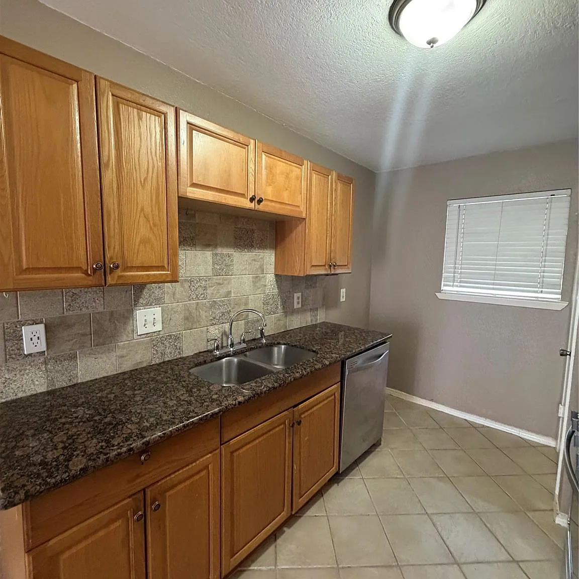 2 bed, 4.0 bath, 1033 sqft, $1,400 — Photo 3