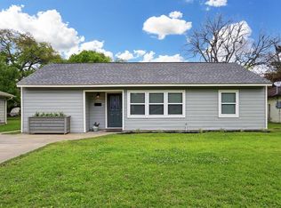 921 San Felipe St, Angleton, TX 77515