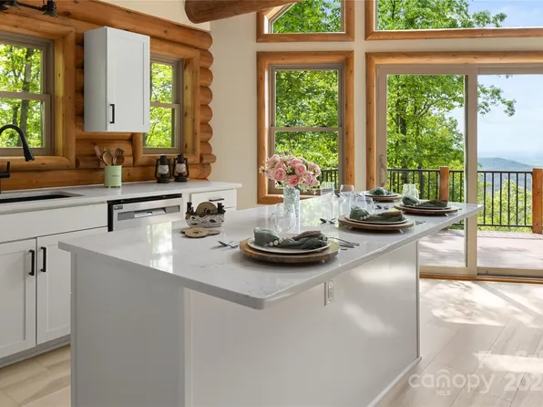 153 Chetan Way, Lake Lure, NC 28746