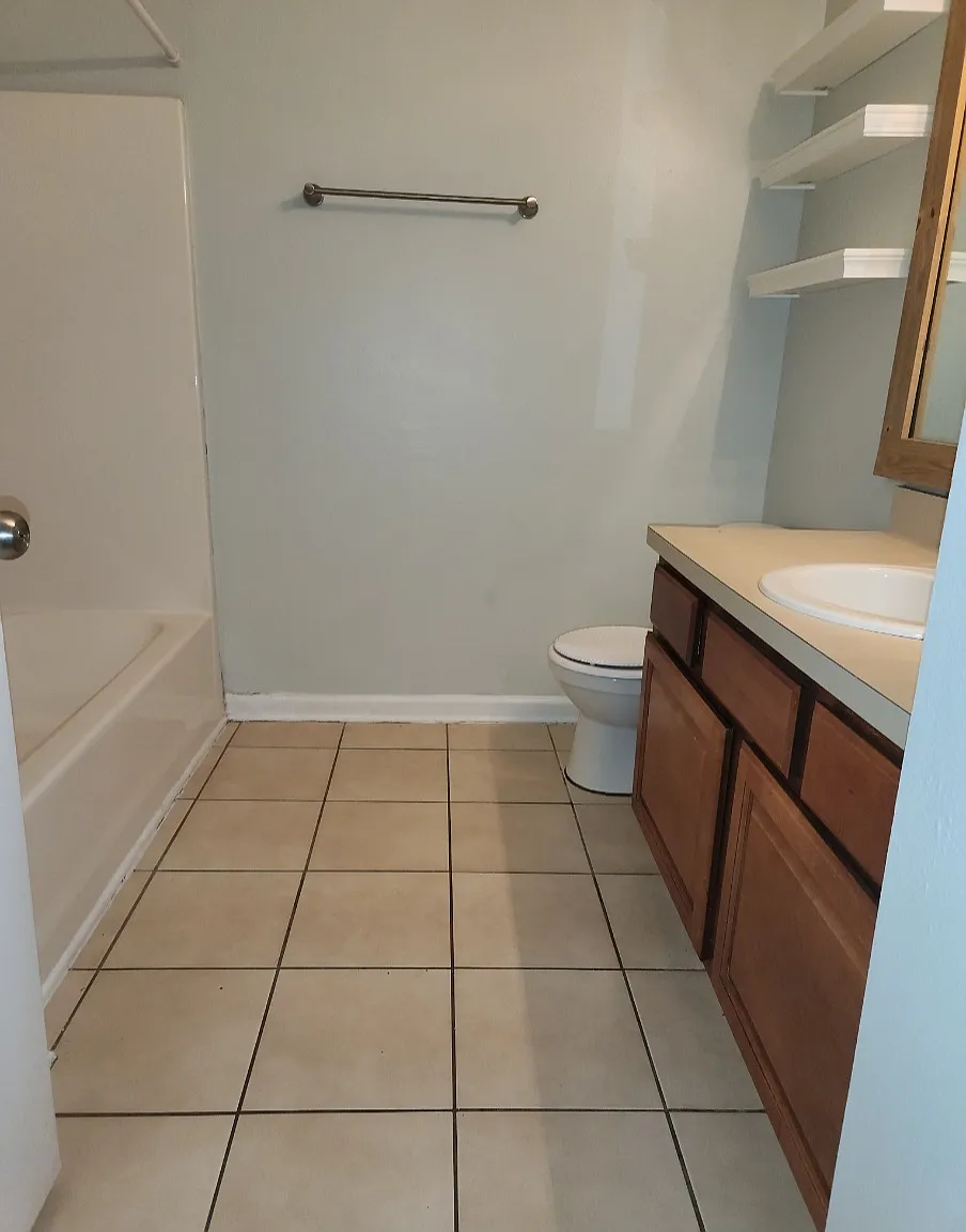 3 bed, 1157 sqft, $1,680 — Photo 3