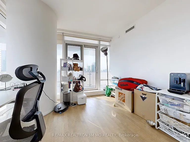 1 Bloor St E #2304 — Photo 5