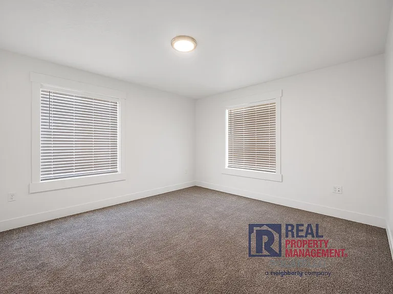 110 W Siphon Rd — Photo 14