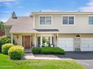 1901 Wisteria Ct APT 4, Naperville, IL 60565