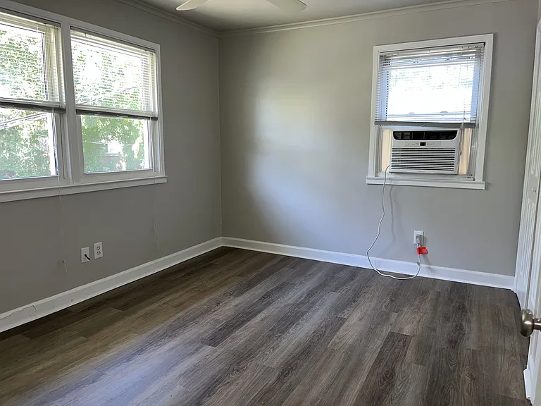 709 Daniels St #D-1 — Photo 6
