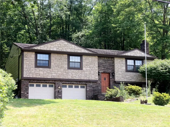 460 E McMurray Ct, Canonsburg, PA 15317