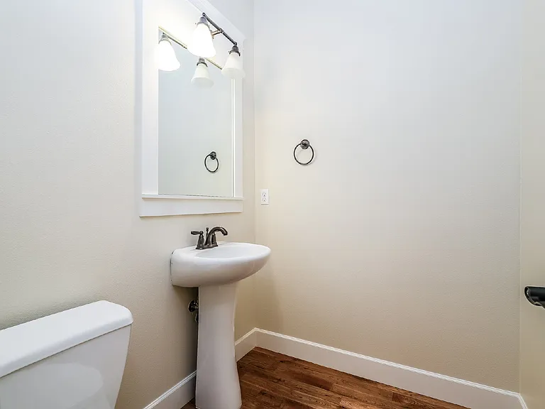 2170 NE Morgan Ln — Photo 13